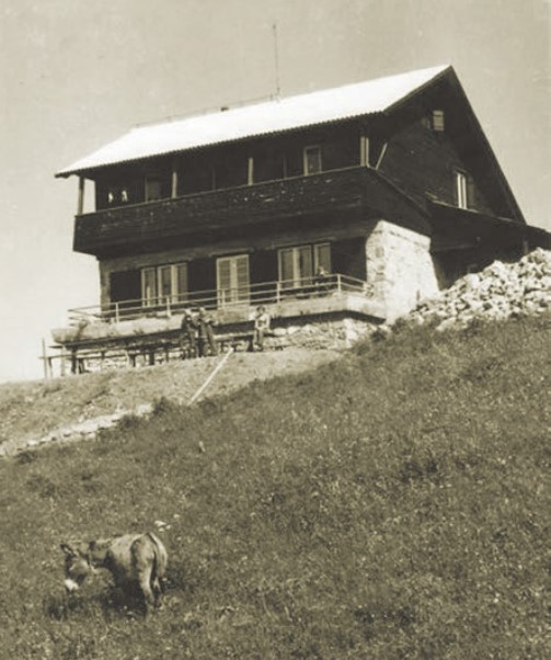 Panorama doma s Tilčekom