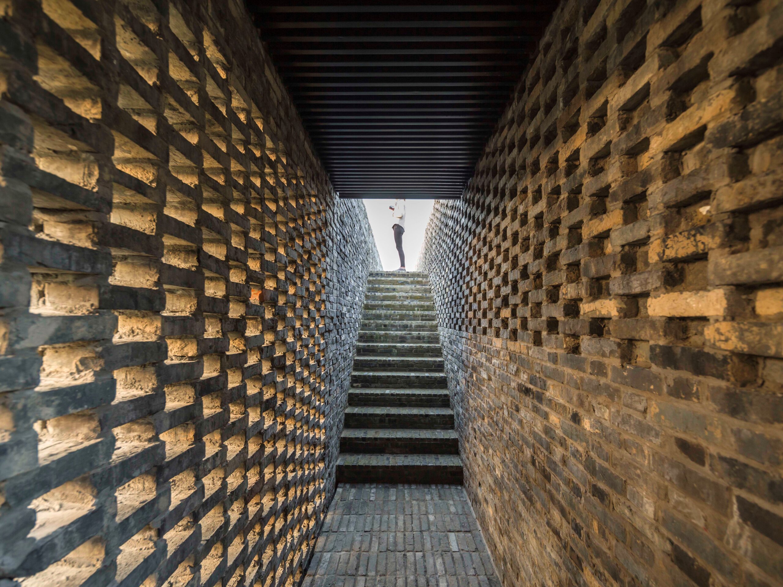 Brick Award 22: The Brick Wall - Tsingpu Yangzhou Retreat, Yangzhou – China -> Category Winner Building outside the box