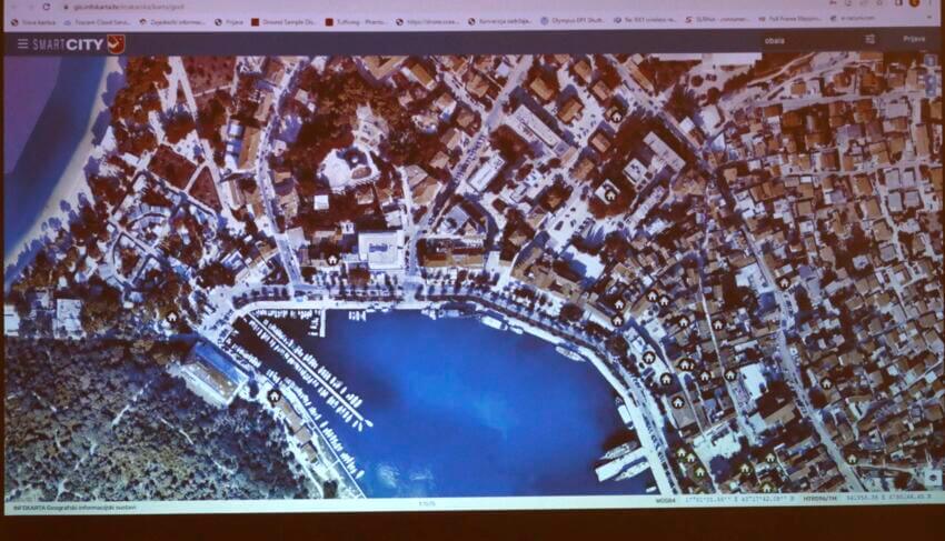 Geoinformacijski sustav (GIS) Grada Makarske