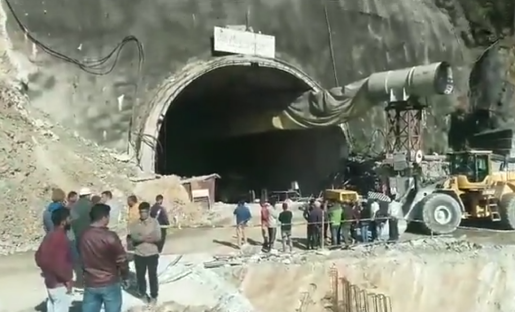 Urušavanje tunela u Indiji