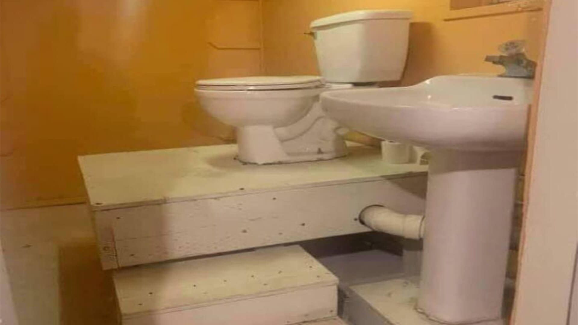 WC školjka za aristokrate