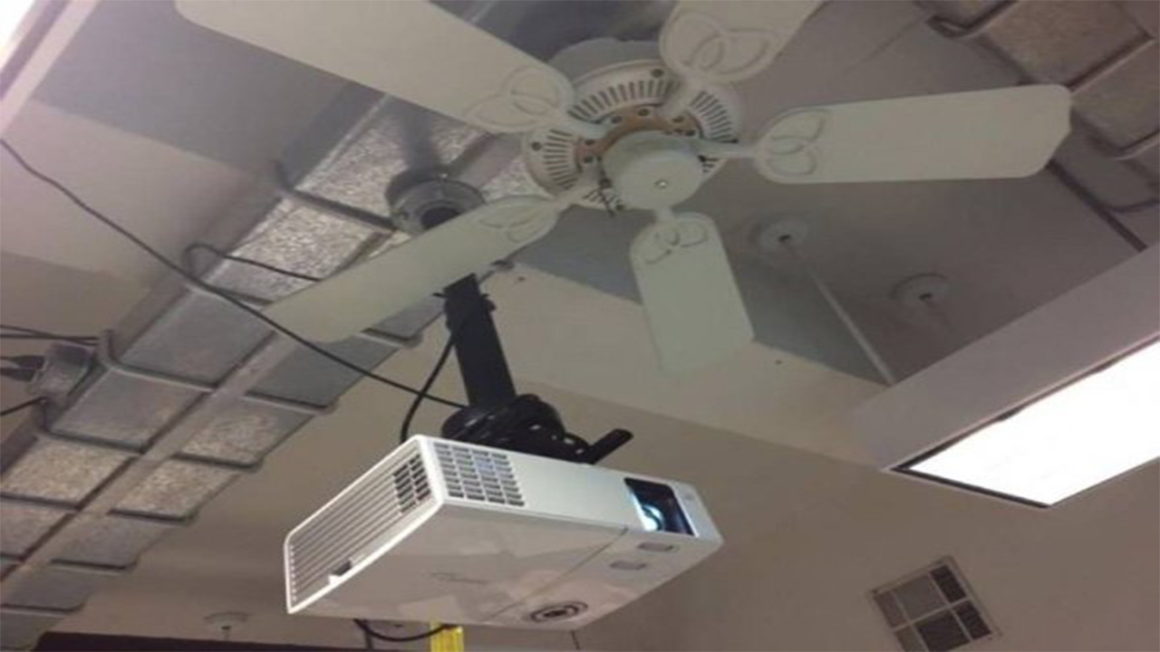 Ventilator i projektor