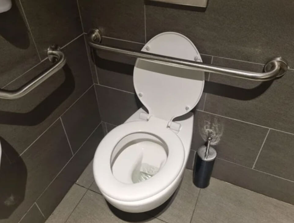 blokirana wc školjka