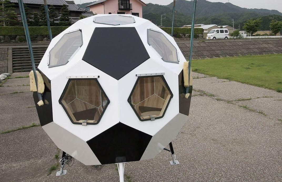 Kuća u obliku nogometne lopte