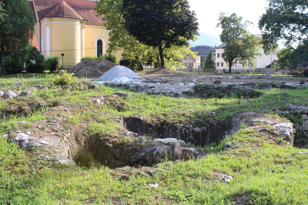 Arheološki lokalitet Stari grad Ivanec1