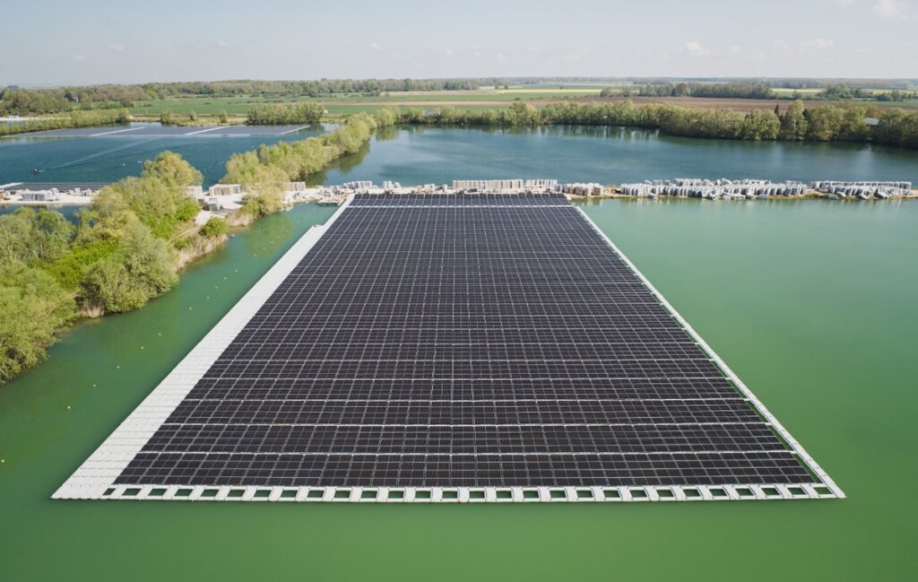 Les Ilots Blandin, plutajuća elektrana