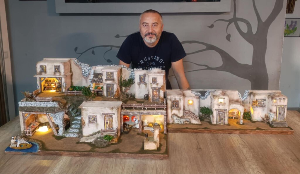 Mario Jerković izrađuje božićne kućice