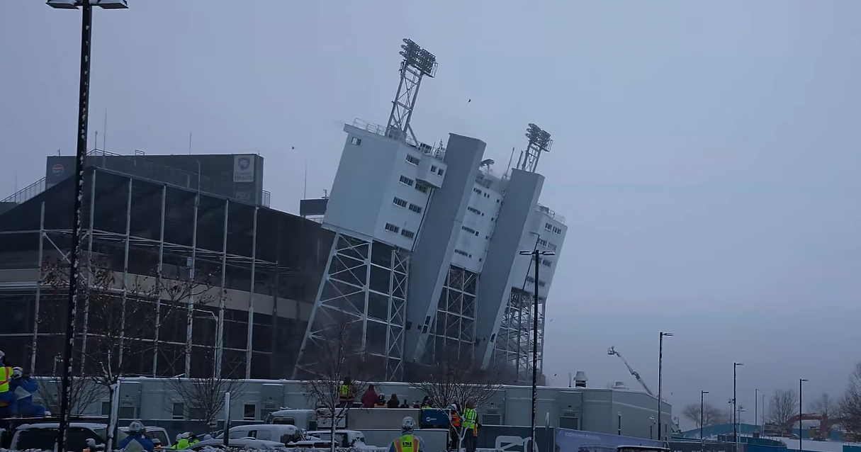 Rušenje novinarske lože Beaver Stadiuma