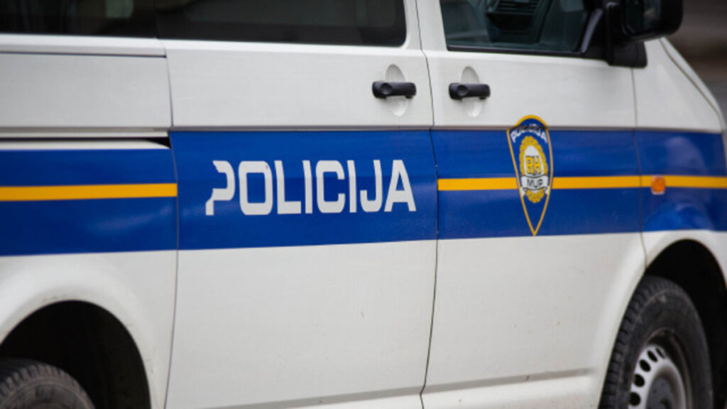Policijski auto