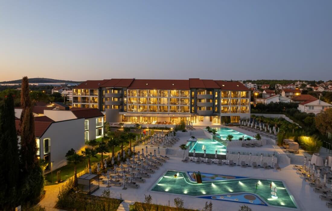 Molum Hotel & Residences