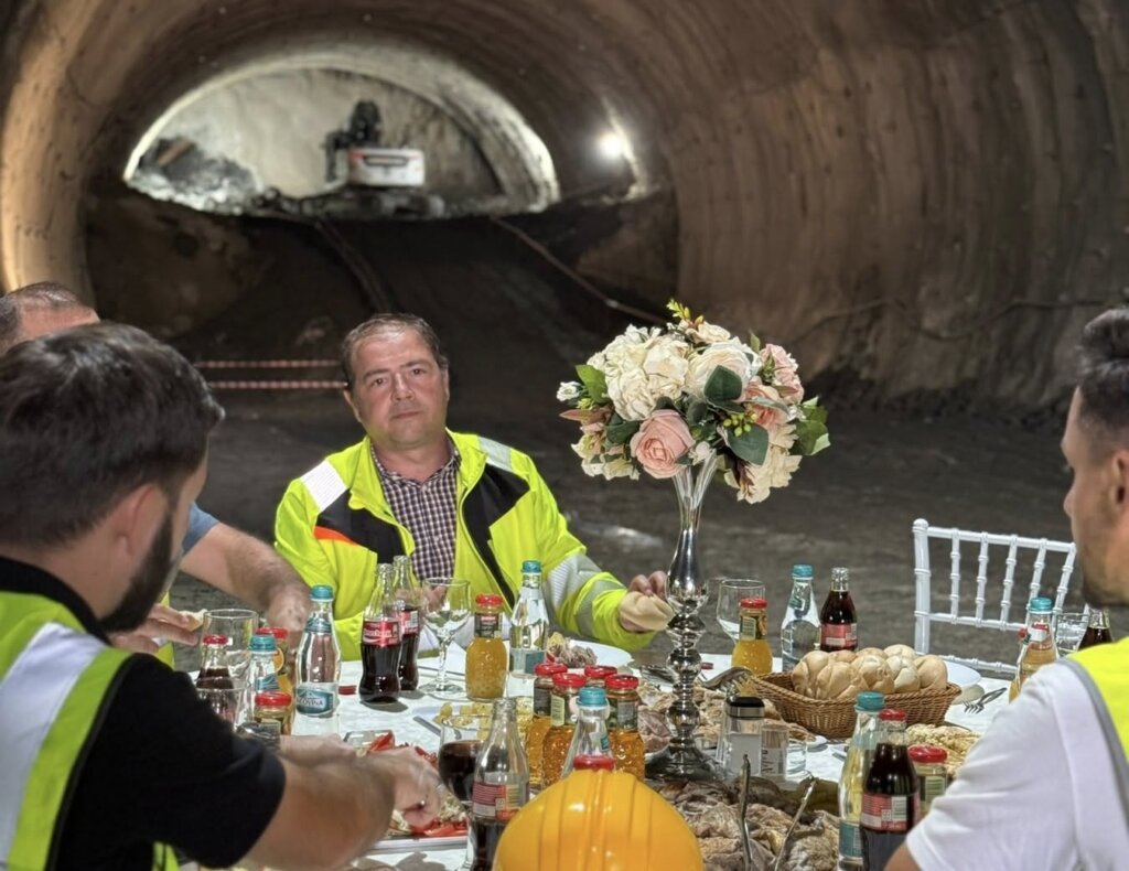 probijen tunel Lugoj-Deva, Euro-asfalt