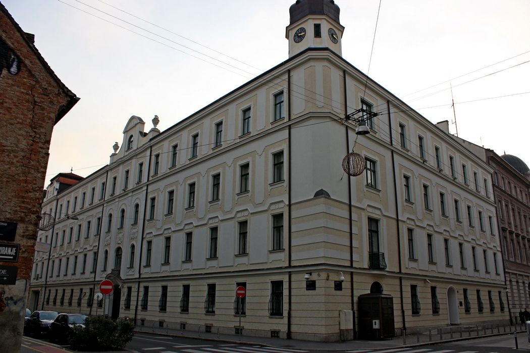 Postavljanje dekorativne rasvjete, križanje Petrinjske i Đorđićeve, zgrada Ministarstva vanjskih i europskih poslova, Zagreb | Foto: Arhitektura Zagreb