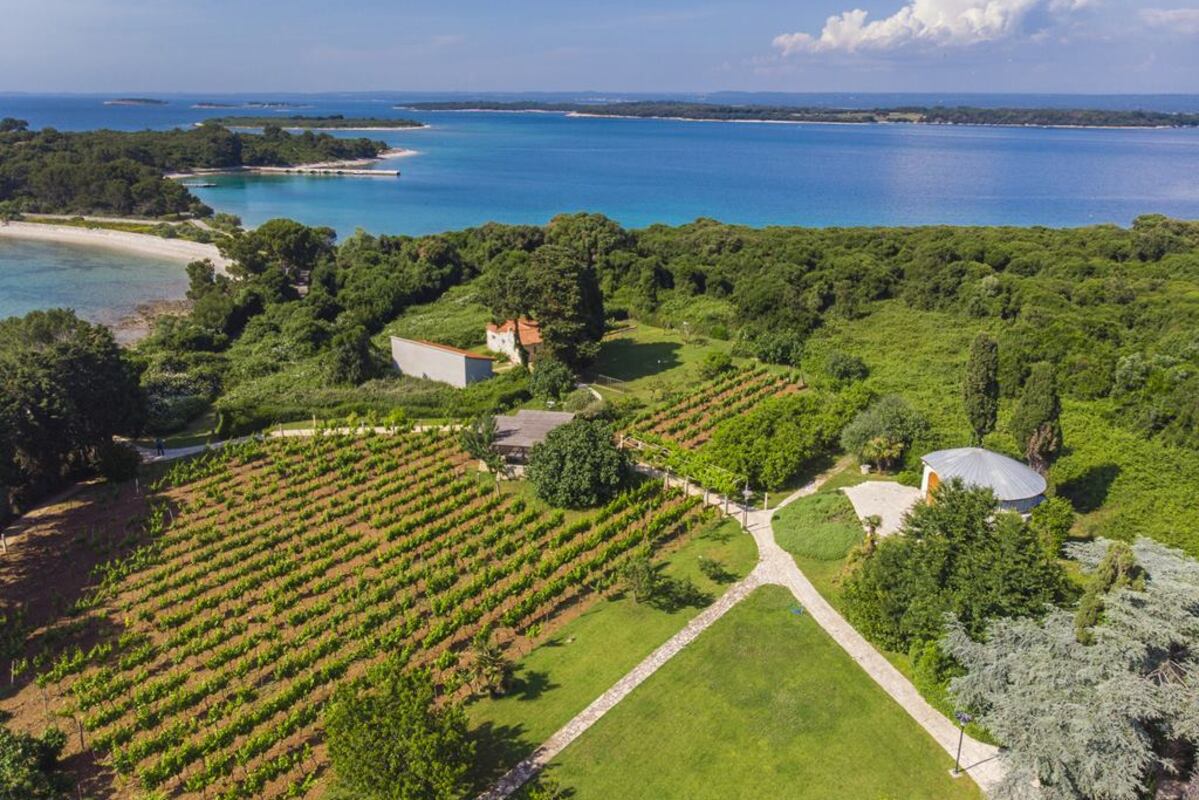 otok Vanga s objektom