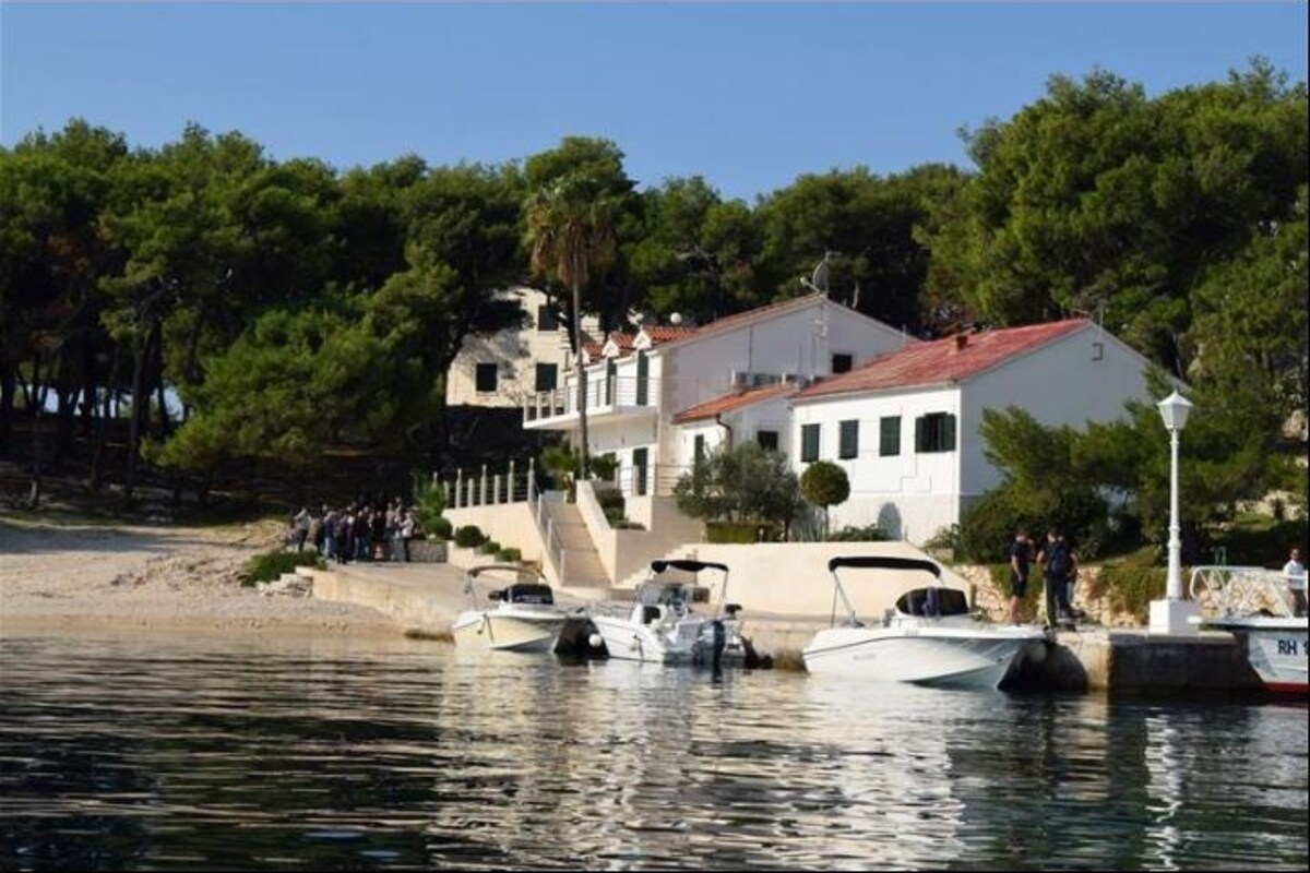 otok Smokvica