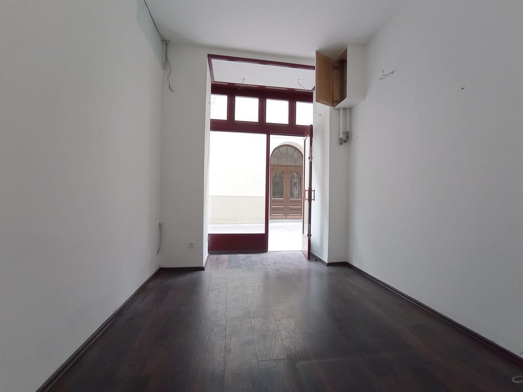 Miškecov prolaz, poslovni prostor