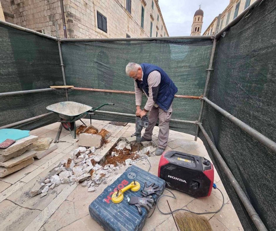 Stradun, obnova kamenog pločnika