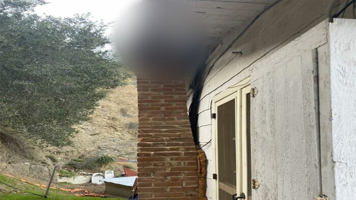 Foto: Samo je ovo srećom spriječilo pad dimnjaka