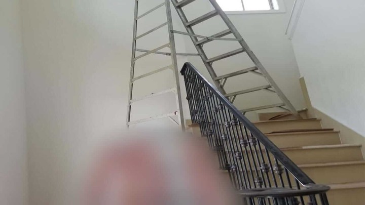 Foto: Inovativan način fiksiranja ljestava neće dobro završiti po majstora