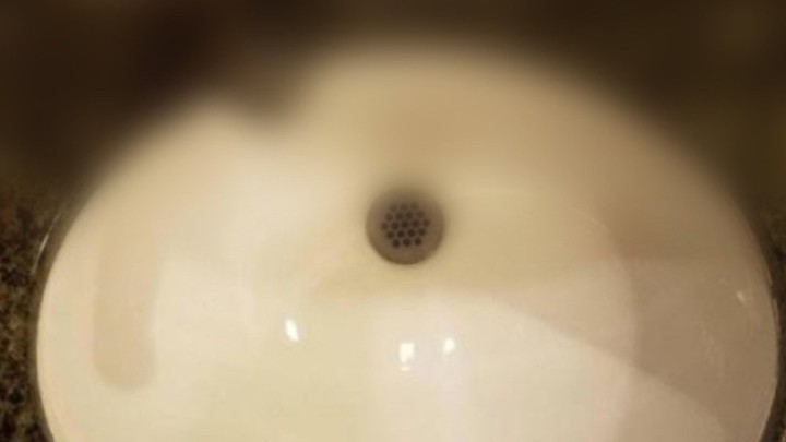 Foto: Ugradnja umivaonika bez logike