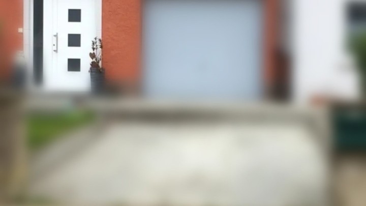 Foto: Za kakvo je vozilo ova garaža? Sigurno ne za Clio!