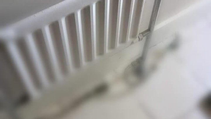 Foto: Ovako priključen radijator sigurno grije dvostruko!