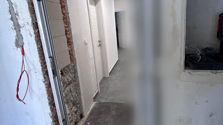 Foto: Jesu ovo protuprovalna vrata ili je opet kriv majstor što su kriva vrata naručena?