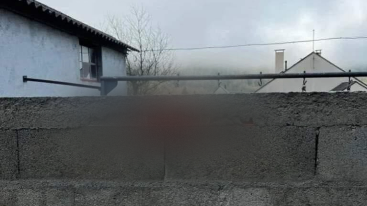 Foto: Majstor zazidao 'vaservagu', želio je biti siguran da je sve ravno