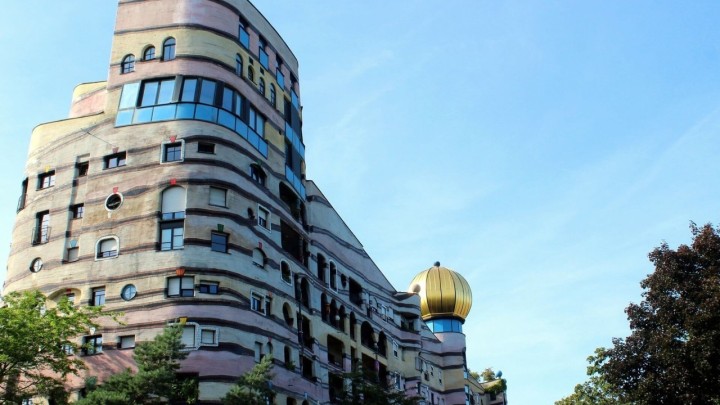 Foto: Ova zgrada ima više od tisuću prozora, a poznata je pod imenom 'šumska spirala'