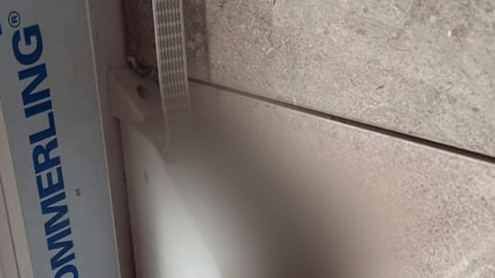 Foto: Kad naiđete na 'dobrog' majstora, pa vam uz rolete 'popravi' i pločice