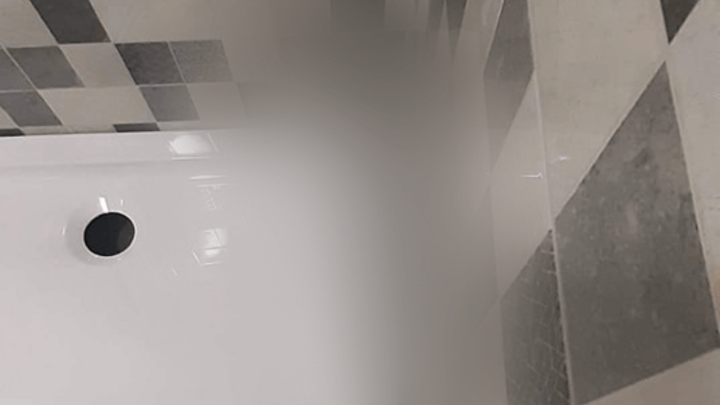 [FOTO] Tuš kada koja nije vidjela vinklo: 'Ma popunit će silikon'