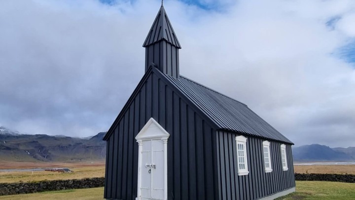 [FOTO] Drvena crna crkva koja se nalazi na Islandu: Sagrađena je polovicom 19. stoljeća