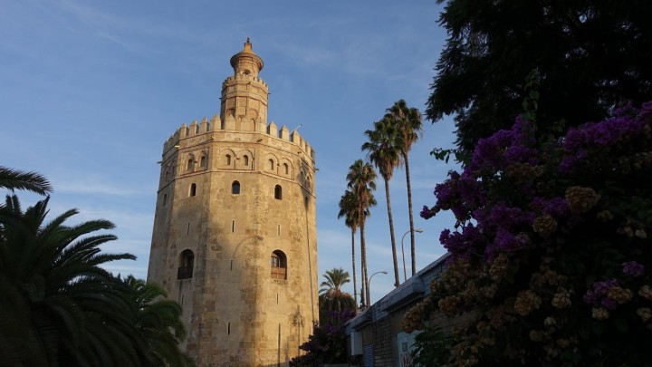 [FOTO] Torre del Oro je sagrađen u 13. stoljeću, a bio je teško oštećen nakon potresa