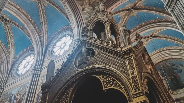 [FOTO] Znate li tko je oslikao unutrašnjost đakovačke katedrale?