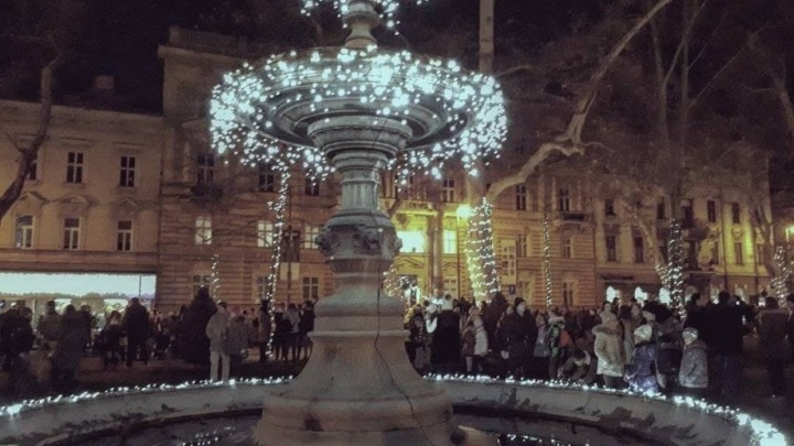 [FOTO] Sjećate li se adventa prije pandemije?