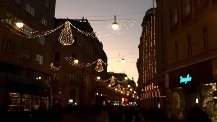 [FOTO] Naša najpoznatija ulica u božićnom izdanju