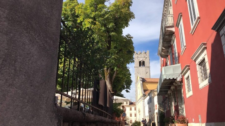 [FOTO] Možete li prepoznati u kojem se 'filmskom' naselju nalazi ovaj zvonik?