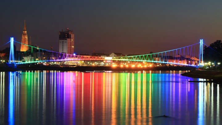 [FOTO] Pješački most koji povezuje dvije obale Drave