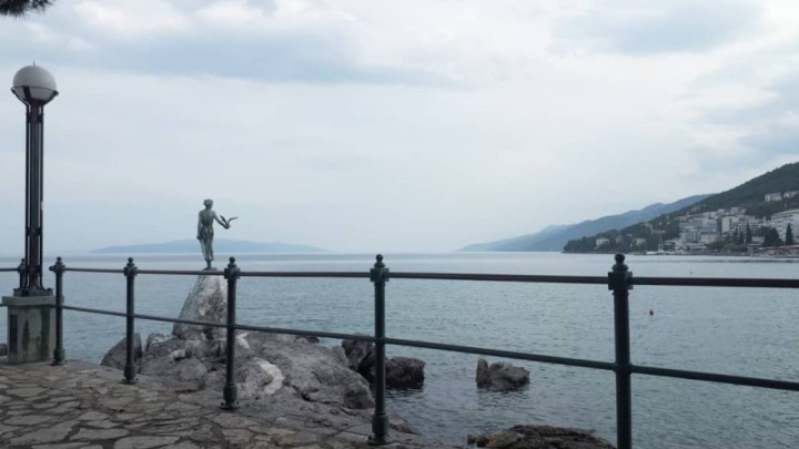 [FOTO] Znate li kada je postavljena najpoznatija skulptura u Opatiji?