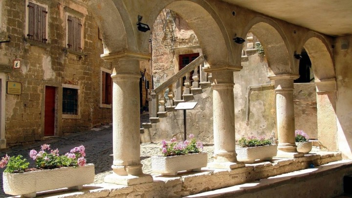 Znate li gdje se nalazi hrvatski grad umjetnika i glazbe?