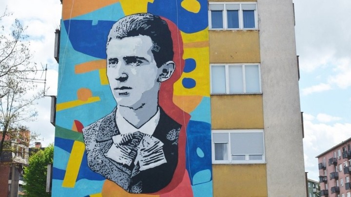 [FOTO] U Karlovcu osvanuo mural posvećen jednom od najvećih znanstvenika ikada