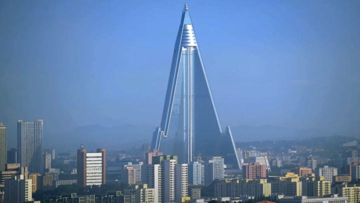 Ovaj hotel je jedan od najviših napuštenih na svijetu, nikada nije dovršen niti je imao gosta