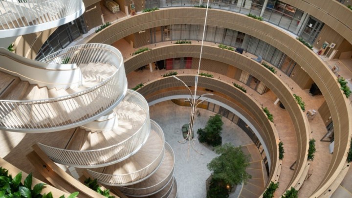 Ovo je najbolja uredska zgrada na svijetu, arhitektura je uspjela što ni jedan šef nije – radnici ne žele kući