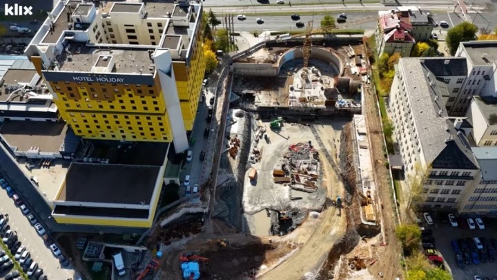 Otvoreno gradilište mega kompleksa Europe Square, staro parkiralište u totalnoj transformaciji