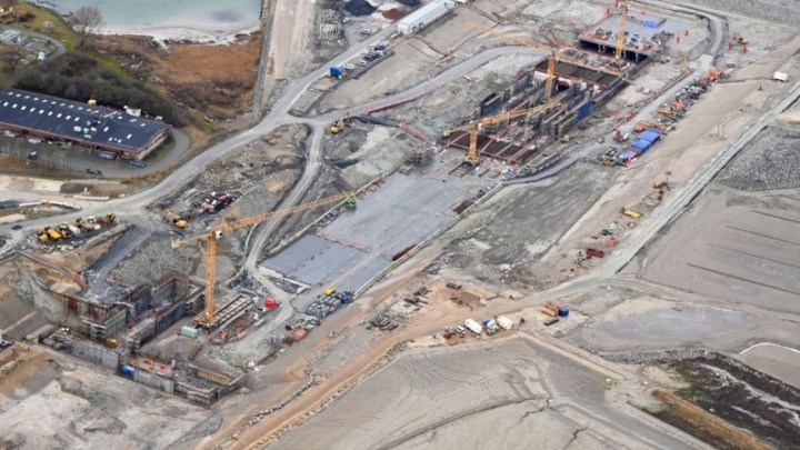 Galerija: Ogromne dizalice, tisuće tona - na granici Danske i Njemačke montira se 79 elemenata podmorskog tunela