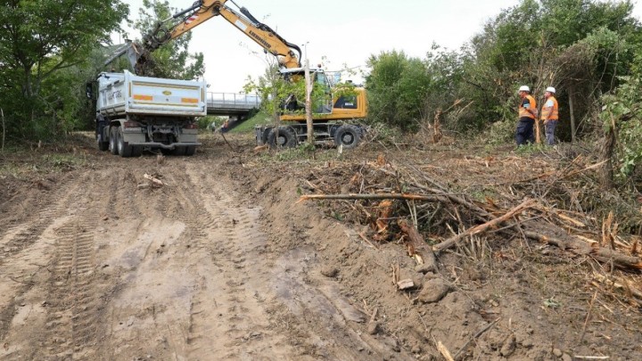 Otvoreno gradilište nove ulice koja se čeka 60 godina, stanovnici dočekali bagere pljeskom