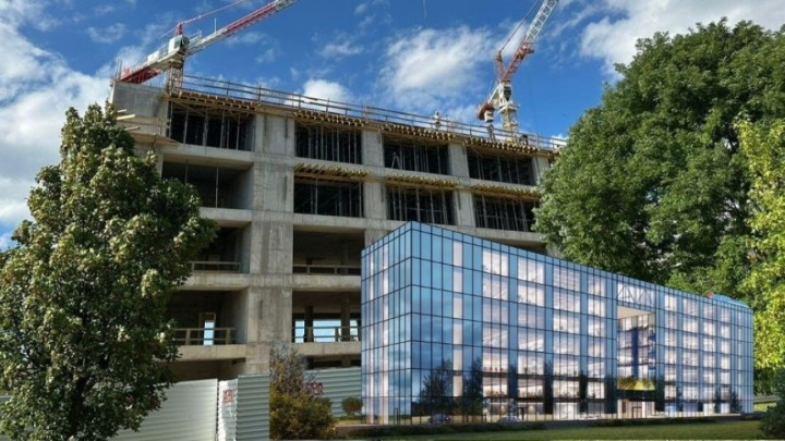 Kod zagrebačke Arene niče staklena zgrada s rupom u pročelju, radovi ne staju