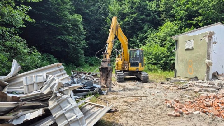 Ruše se vojna skladišta: Bauštelci pripremaju teren za hrvatski deponij radioaktivnog otpada iz Krškog