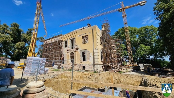 Galerija gradilišta: Kako razrušeni dvorac postaje wellness oaza