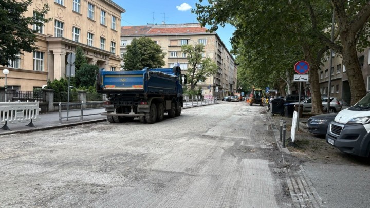 Mehanizacija i strojevi u širem centru Zagreba: Napokon se 'presvlače' važne ulice i rotori
