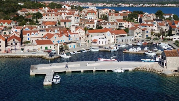Nova luka u šibenskom arhipelagu: Otok bez automobila dobiva bolji lukobran i 'trg na moru'